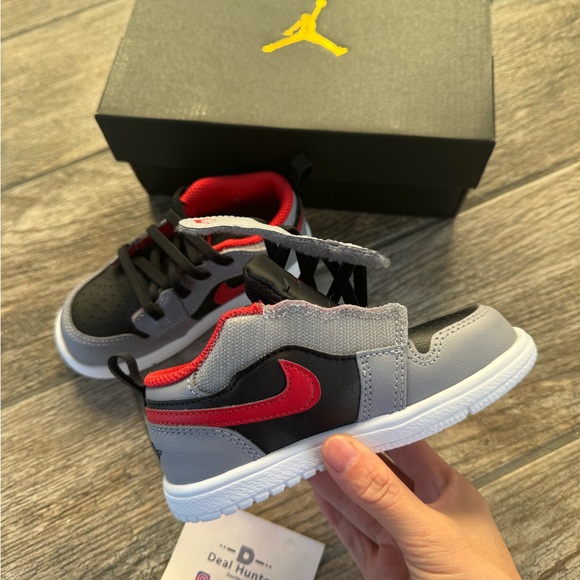Brand New Air Jordan 1 Low Alt Easy-on Toddler/Baby sneakers - Picture 7 of 11